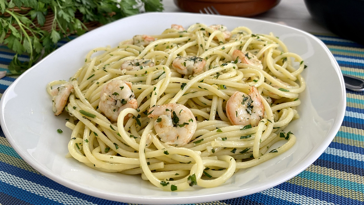 Espaguetis con gambas al ajillo