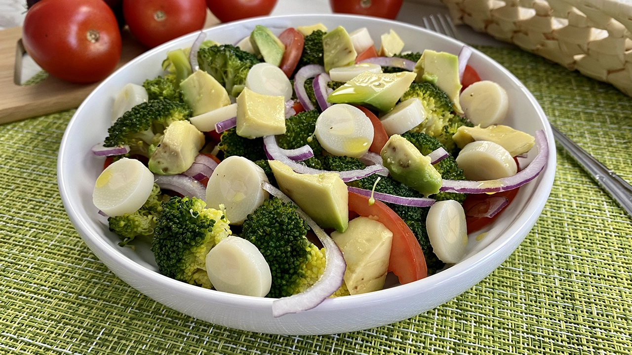 Ensalada De Brócoli, Fácil, Saludable Y Lista En Pocos Minutos