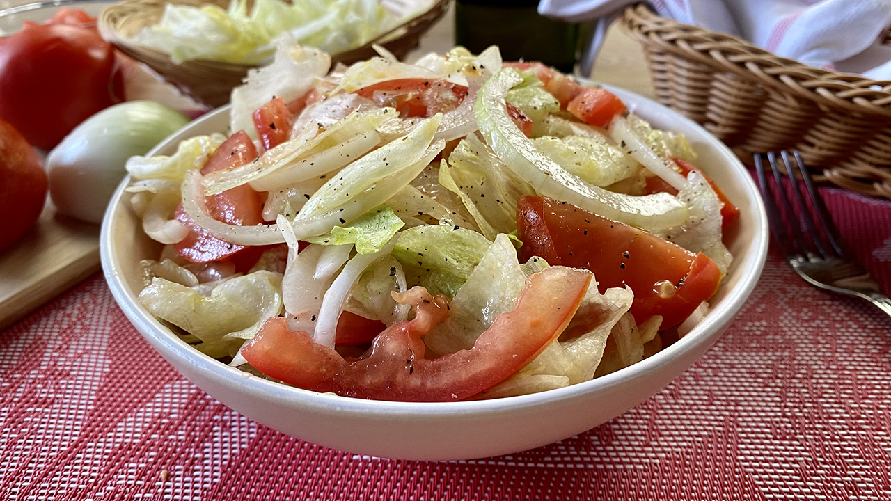 Ensalada de lechuga y tomate