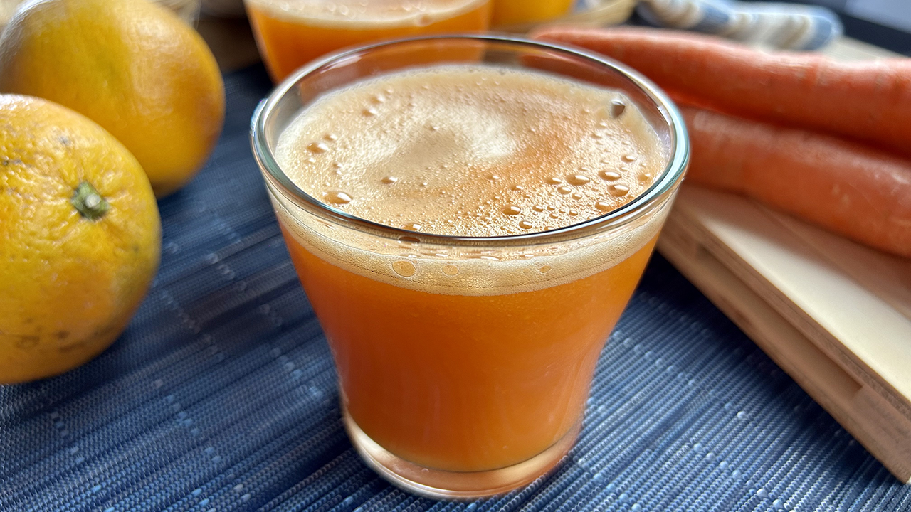 Zumo de naranjas y zanahorias