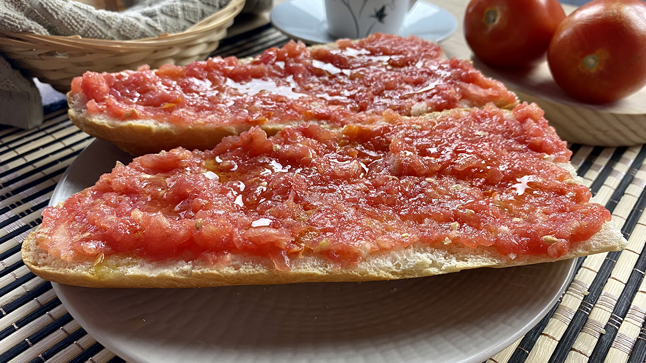 Tostadas con tomate