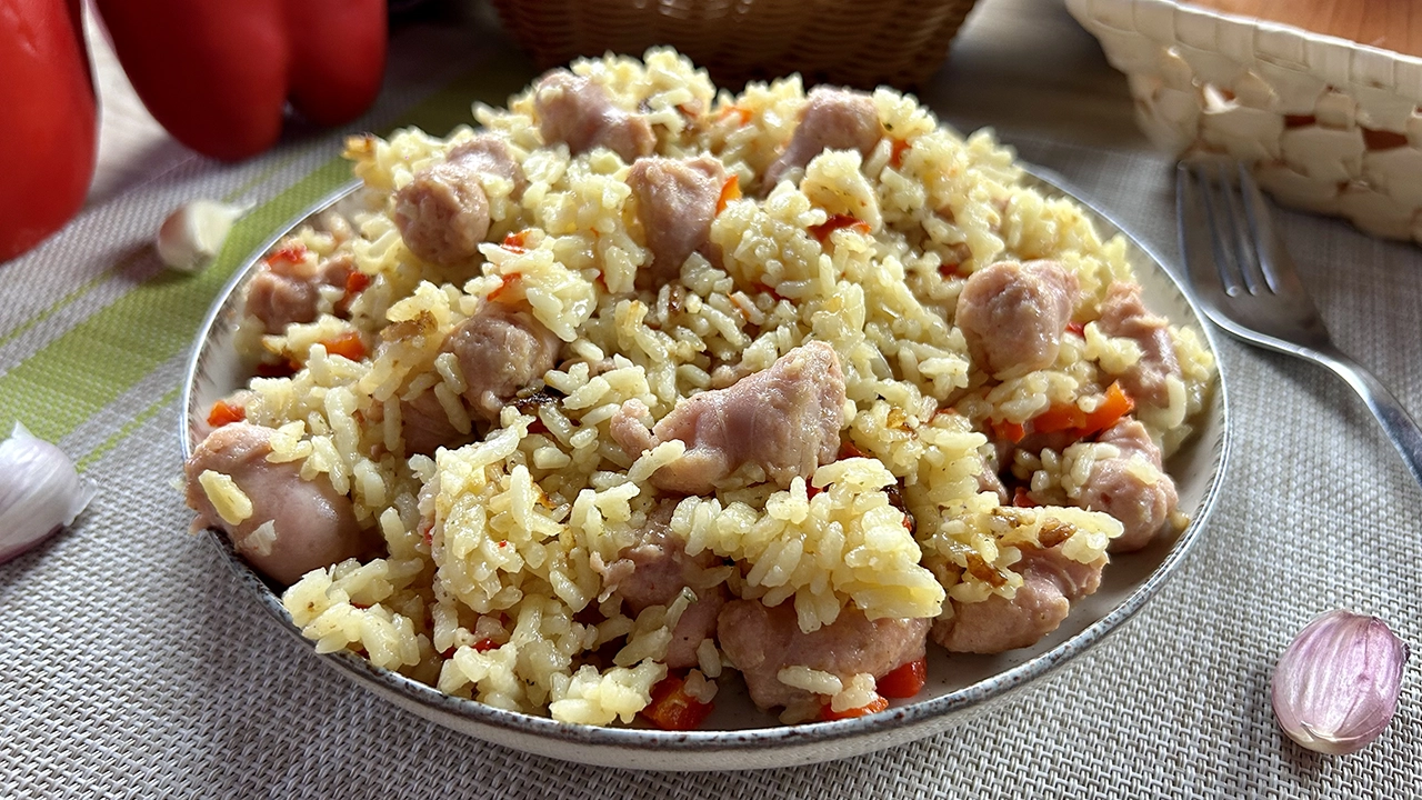 Arroz con salchichas