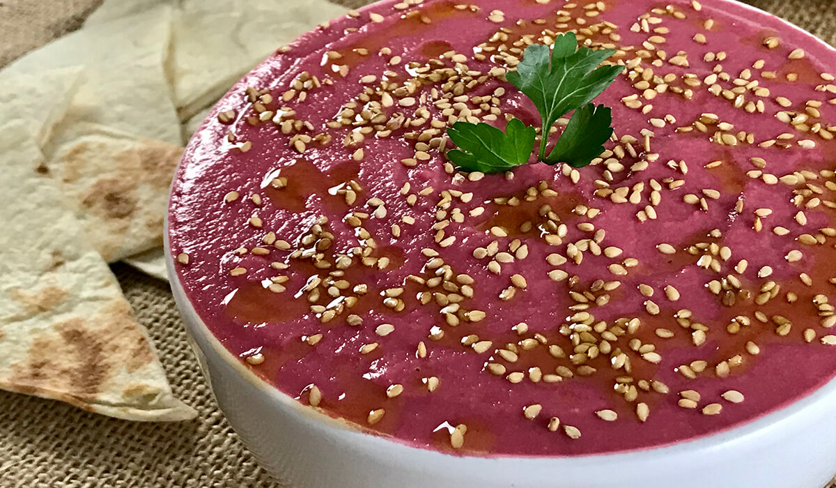 Hummus de garbanzos y remolacha
