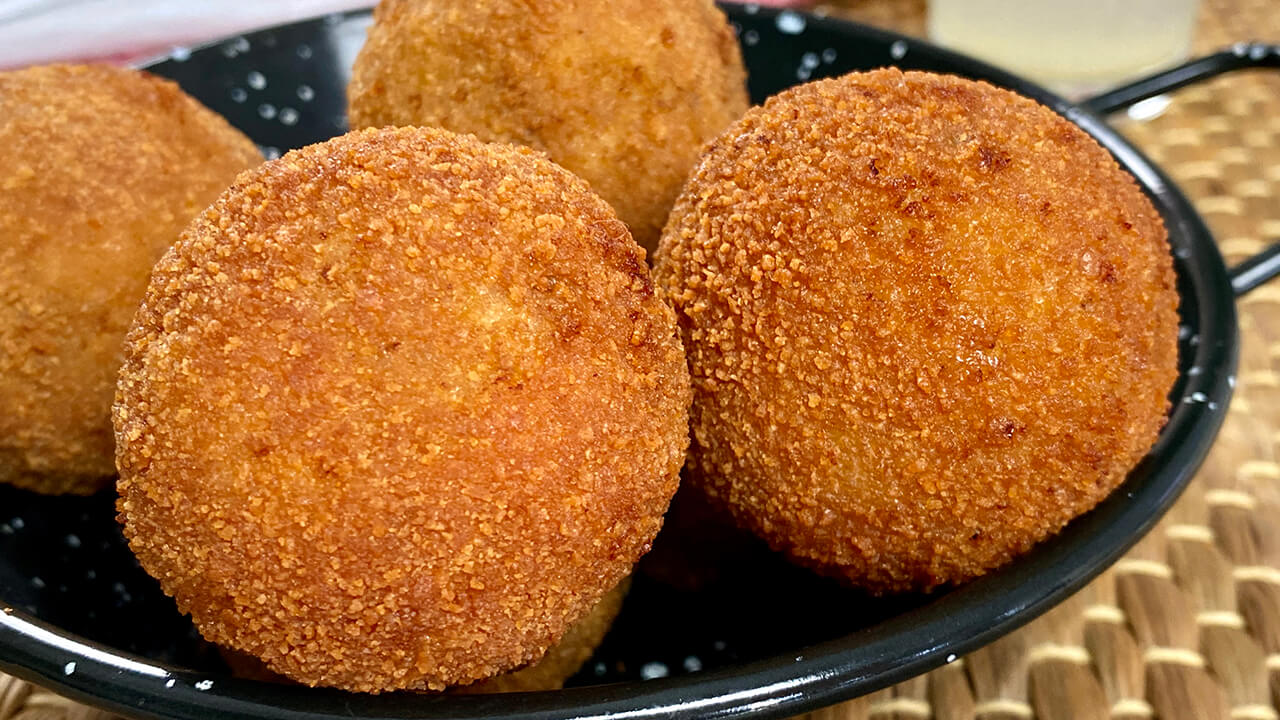 Bolitas de carne rellenas de jamón y queso