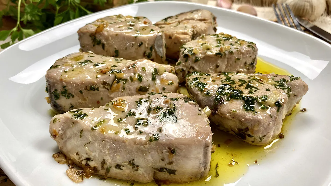 Bonito al ajillo