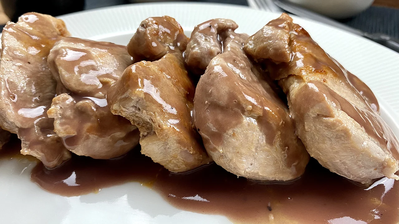 Solomillo de cerdo en salsa de vino tinto