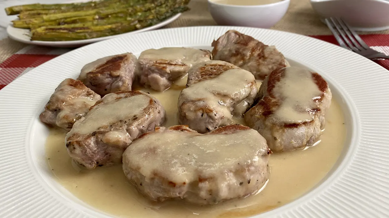 Solomillo de cerdo en salsa de cebolla