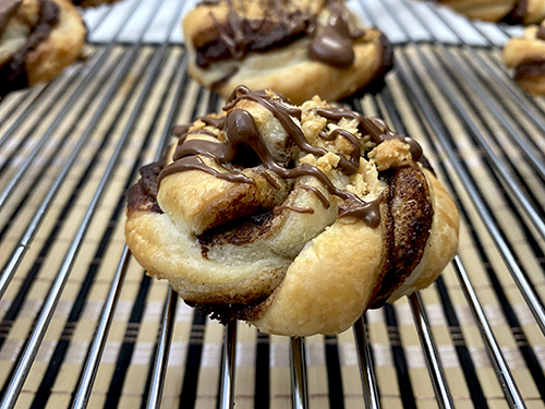 Roles de hojaldre con Nutella